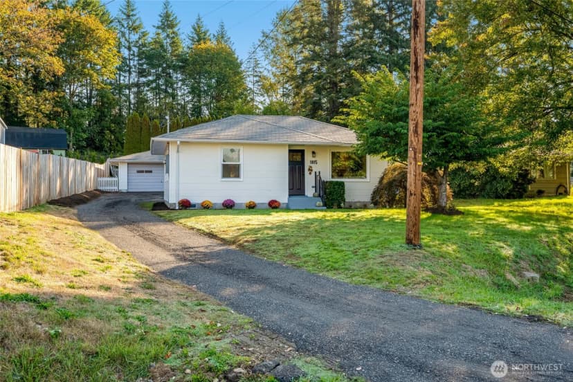 Property photo for 1815 Bickford Avenue, Snohomish photo 2