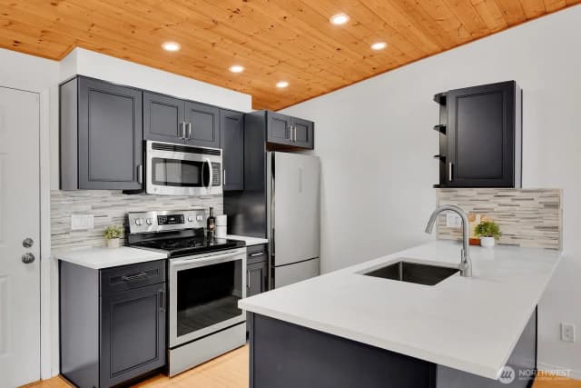 Property photo for 9484 Redmond-woodinville Rd Ne #c-305, Redmond photo 3