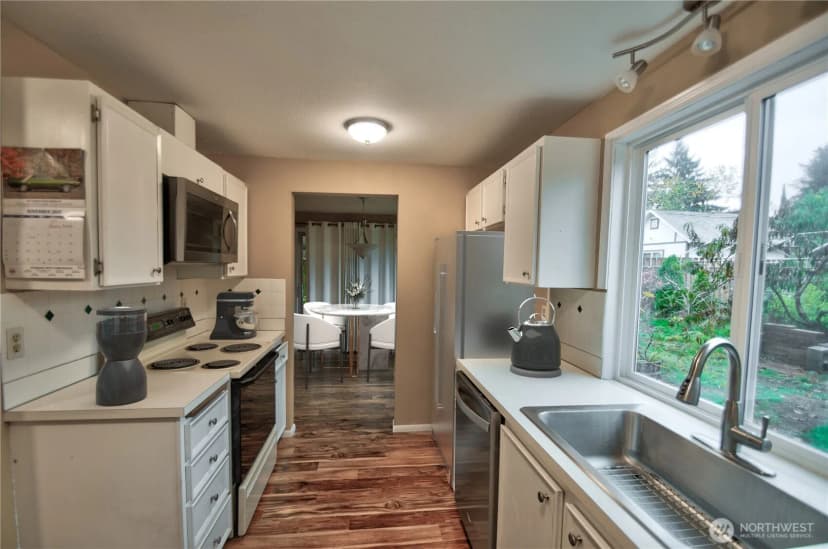 Property photo for 7520 14th Ave Ne, Olympia photo 6