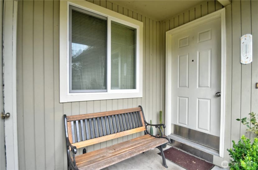 Property photo for 7520 14th Ave Ne, Olympia photo 2