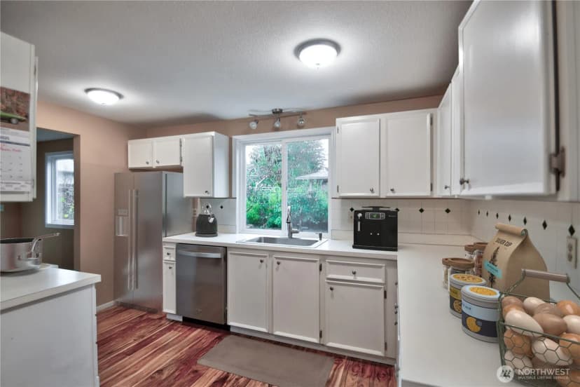 Property photo for 7520 14th Ave Ne, Olympia photo 3