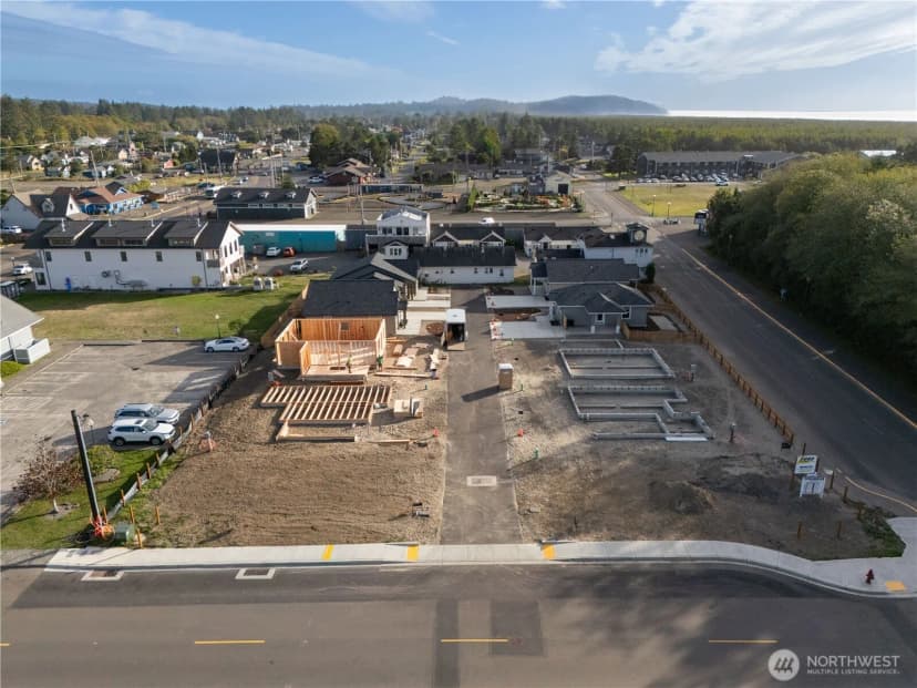 Property photo for 121 7th Street Sw, Long Beach photo 9