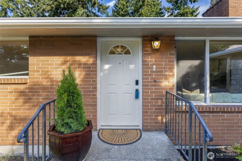 Property photo for 836 Sw 128th Street, Seattle photo 4