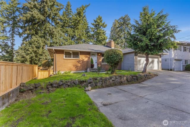 Property photo for 836 Sw 128th Street, Seattle photo 2