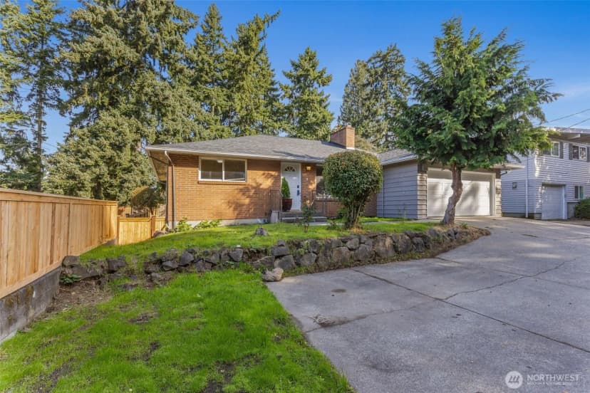 Property photo for 836 Sw 128th Street, Seattle photo 2