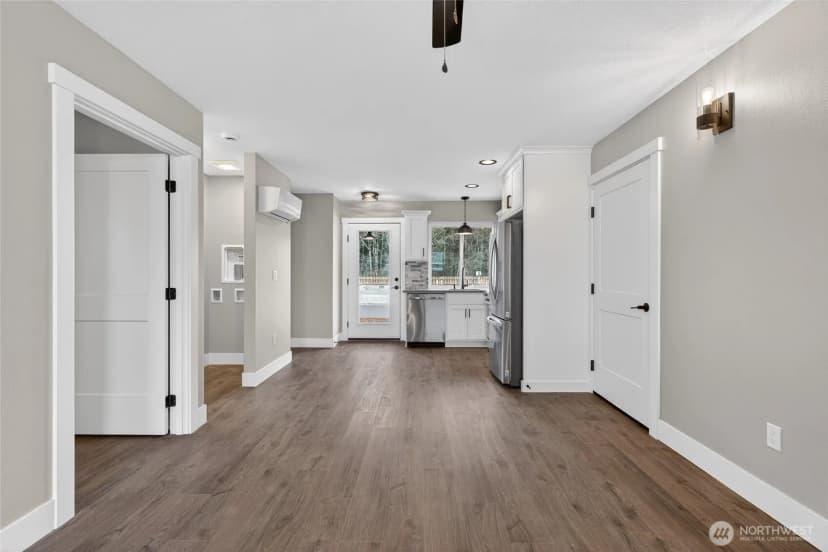 Property photo for 109 7th Street Sw, Long Beach photo 15