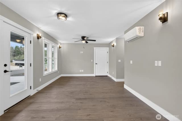 Property photo for 109 7th Street Sw, Long Beach photo 4