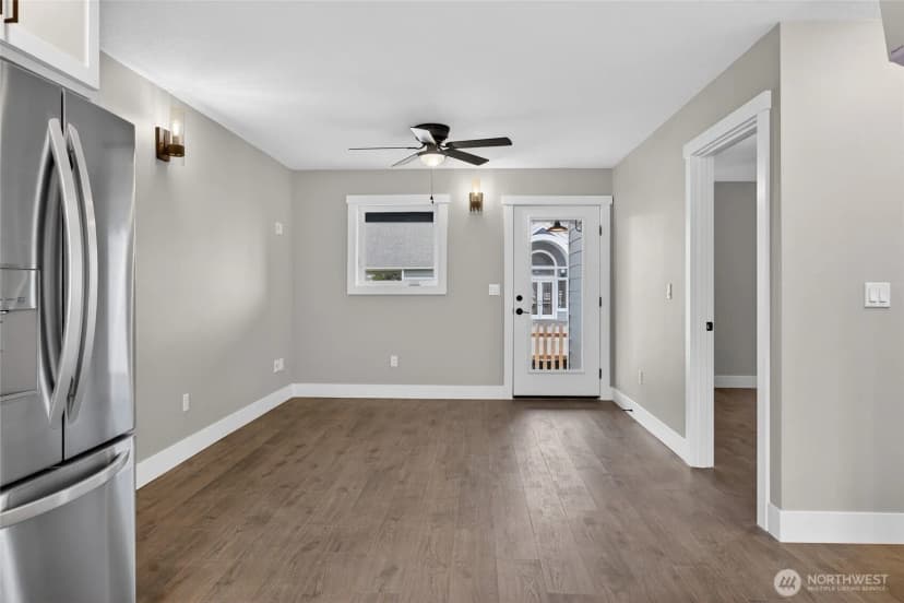 Property photo for 109 7th Street Sw, Long Beach photo 5