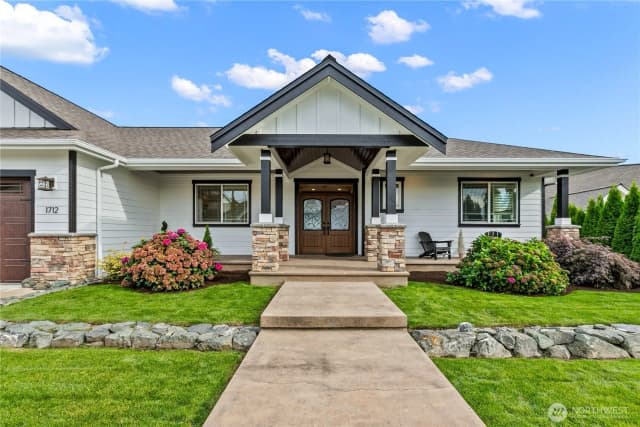 Property photo for 1712 Spring Meadows Drive, Lynden photo 3