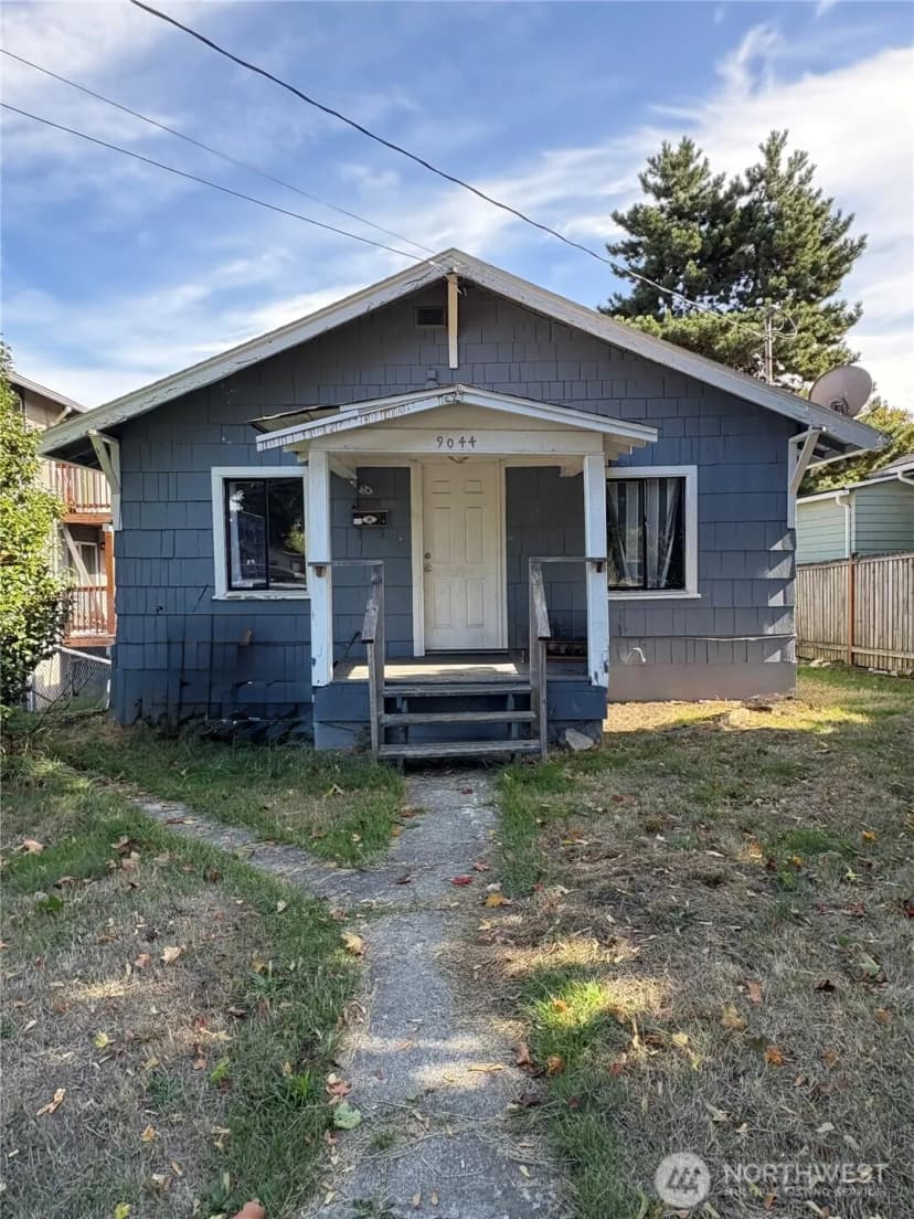 Property photo for 9044 9th Avenue Sw, Seattle