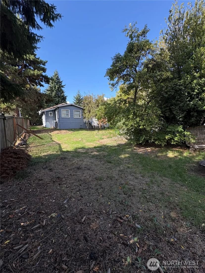 Property photo for 9044 9th Avenue Sw, Seattle photo 2