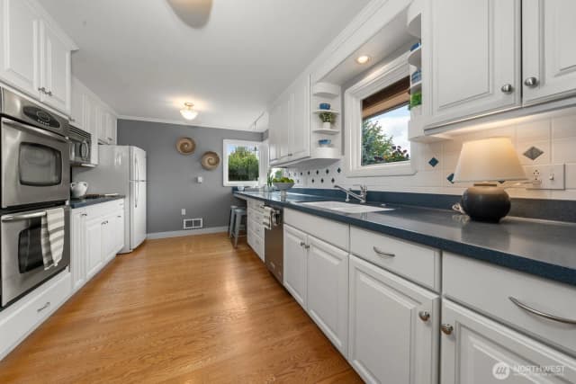 Property photo for 6545 47th Avenue Ne, Seattle photo 4