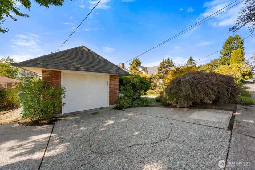 Property photo for 6545 47th Avenue Ne, Seattle photo 25