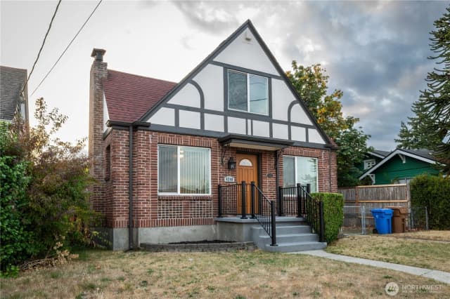 Property photo for 6240 S Warner Street, Tacoma photo 2
