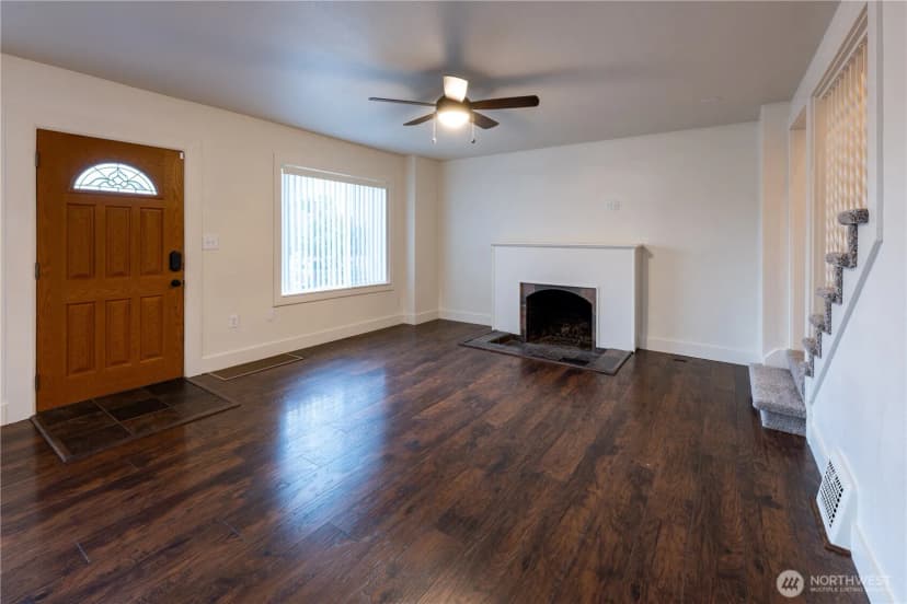 Property photo for 6240 S Warner Street, Tacoma photo 6