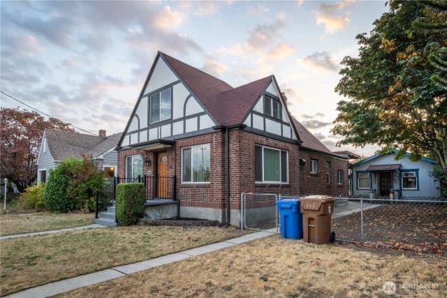 Property photo for 6240 S Warner Street, Tacoma photo 3
