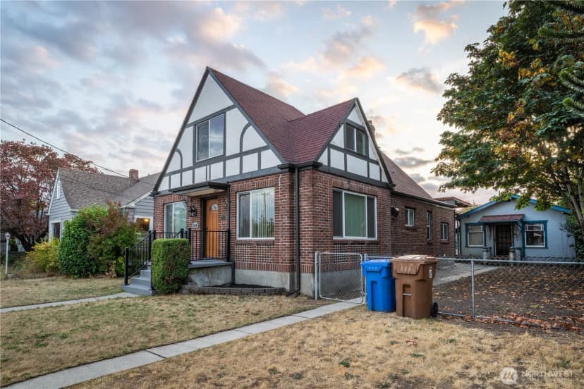 Property photo for 6240 S Warner Street, Tacoma photo 3
