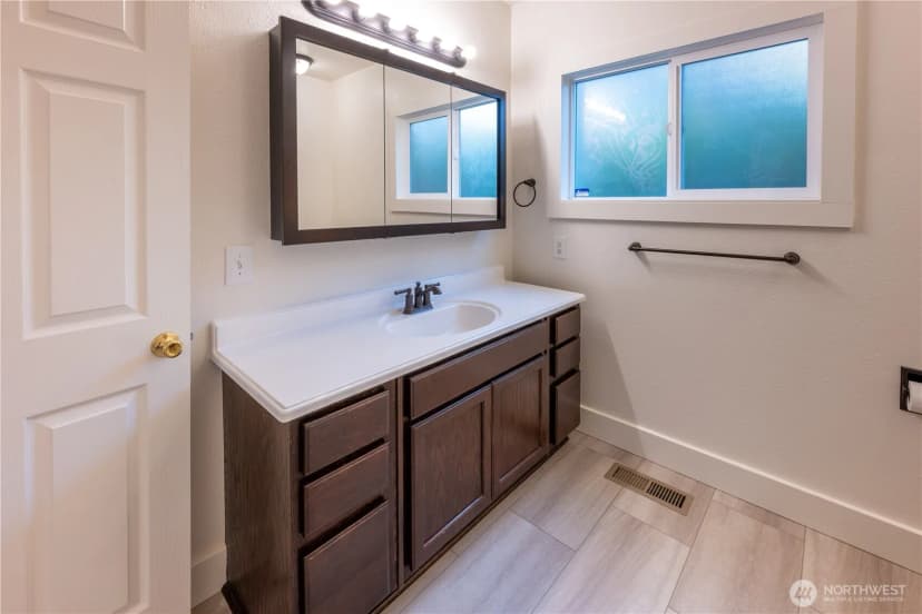 Property photo for 6240 S Warner Street, Tacoma photo 22