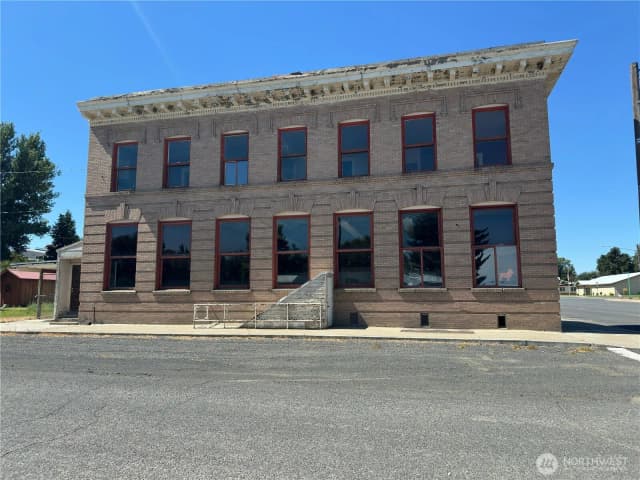 Property photo for 301 W Main Street, Almira photo 3