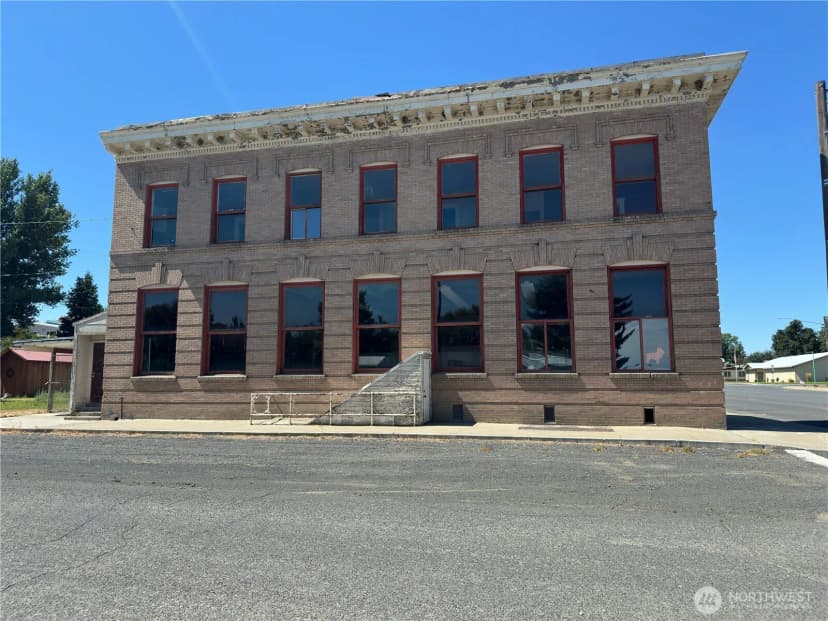 Property photo for 301 W Main Street, Almira photo 3