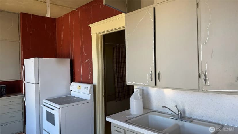 Property photo for 301 W Main Street, Almira photo 8