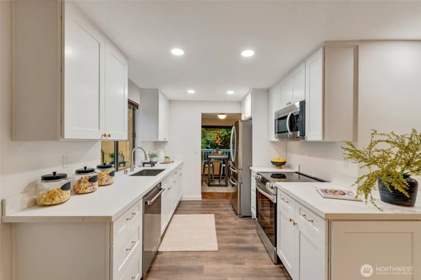Property photo for 16921 135th Place Se, Renton photo 6