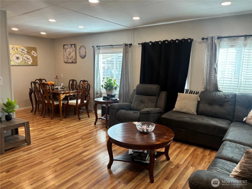 Property photo for 7901 W Clearwater Avenue #182, Kennewick photo 2