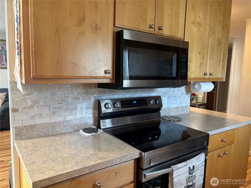 Property photo for 7901 W Clearwater Avenue #182, Kennewick photo 4