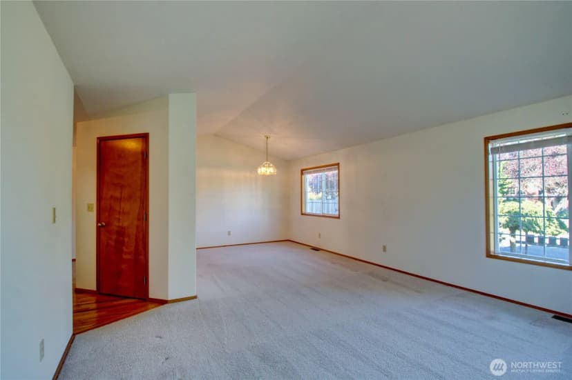 Property photo for 315 Lilac Drive, Mount Vernon photo 9