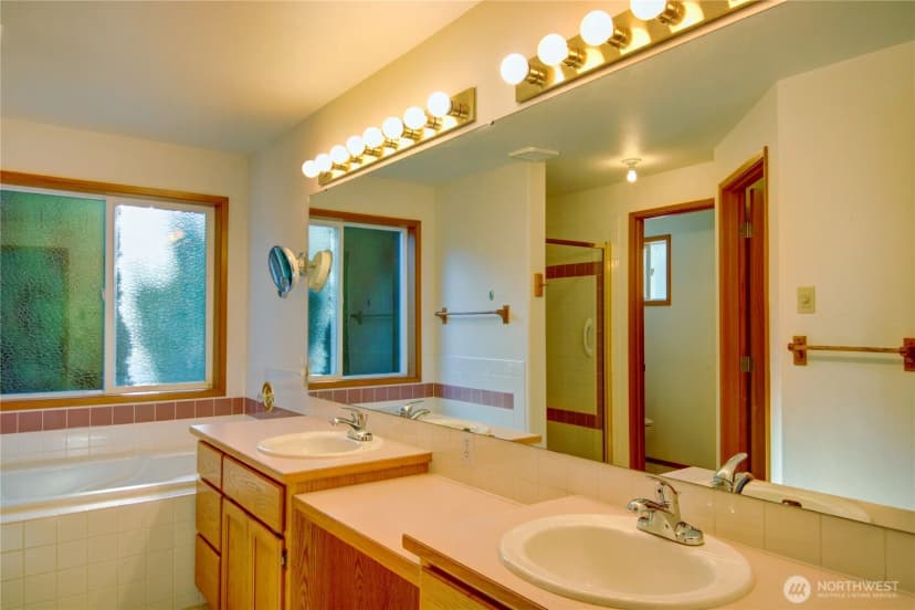 Property photo for 315 Lilac Drive, Mount Vernon photo 19