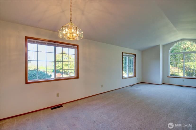 Property photo for 315 Lilac Drive, Mount Vernon photo 10