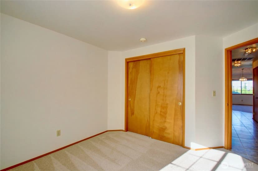 Property photo for 315 Lilac Drive, Mount Vernon photo 23