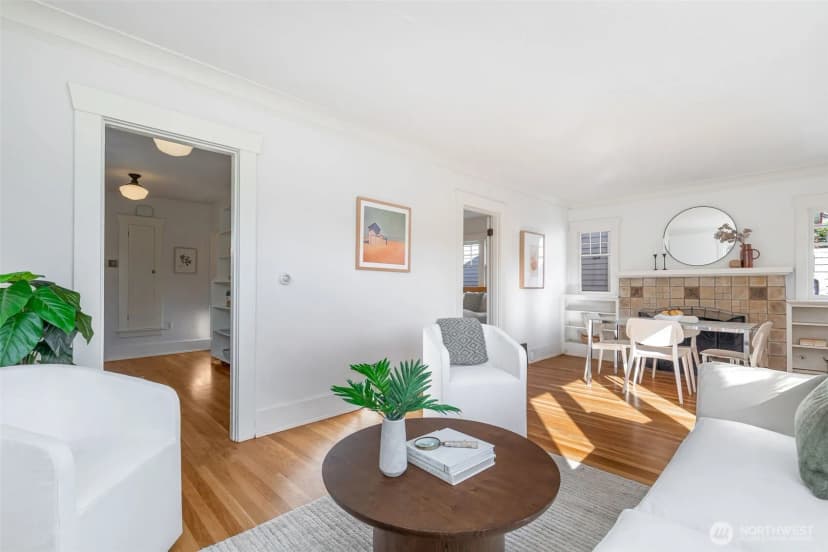 Property photo for 1022 Ne 69th Street, Seattle photo 6