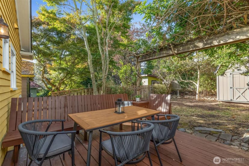 Property photo for 1022 Ne 69th Street, Seattle photo 24
