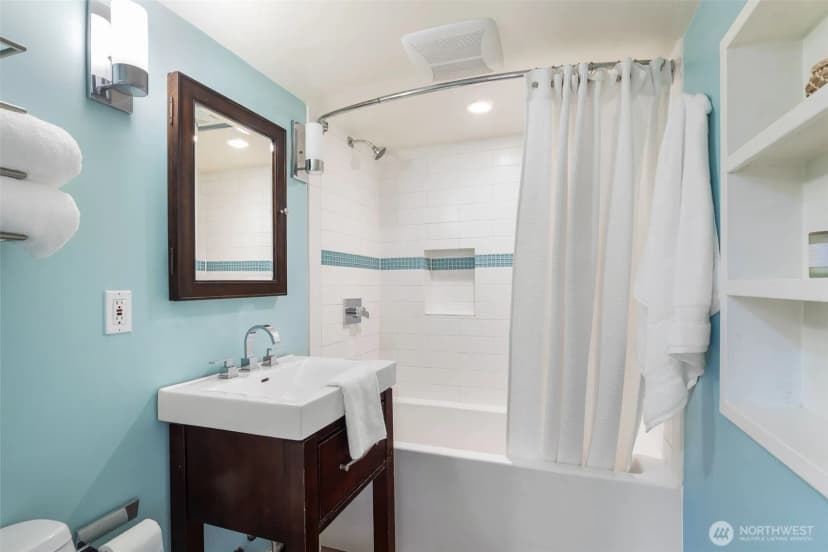 Property photo for 1022 Ne 69th Street, Seattle photo 23