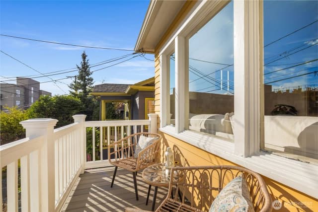 Property photo for 1022 Ne 69th Street, Seattle photo 2
