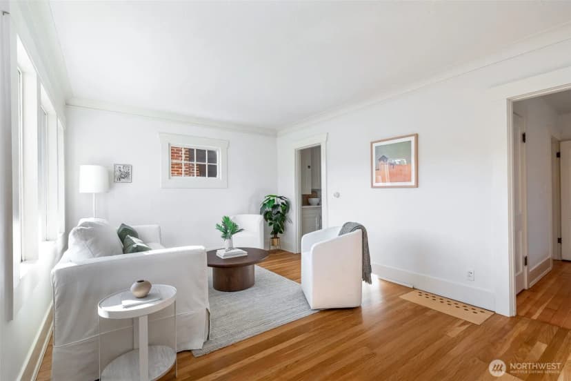 Property photo for 1022 Ne 69th Street, Seattle photo 5