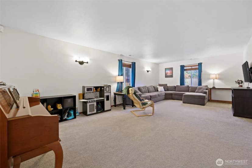 Property photo for 5771 Arcarro Court Se, Lacey photo 6