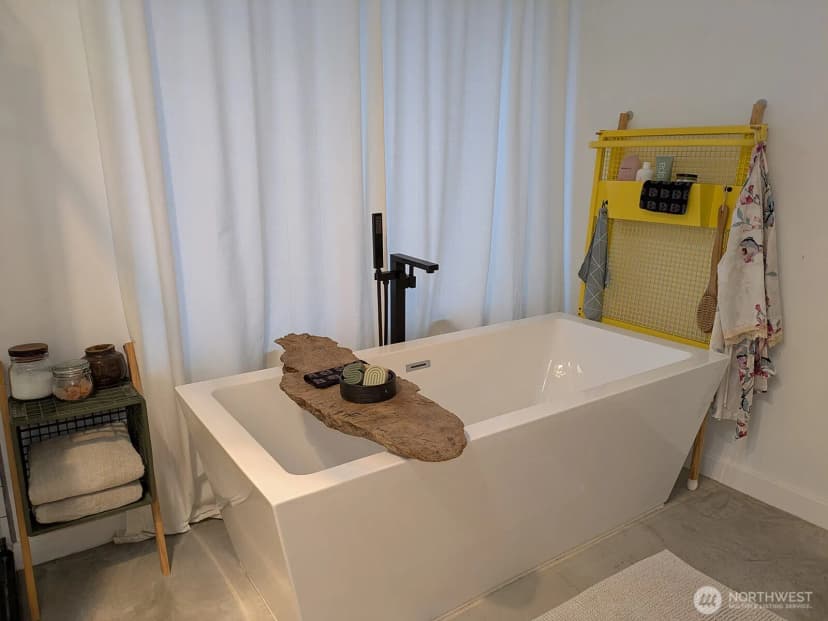 Property photo for 72 Sea View Drive, Port Angeles photo 15