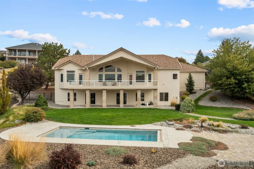 Property photo for 2330 Enchantment View, East Wenatchee