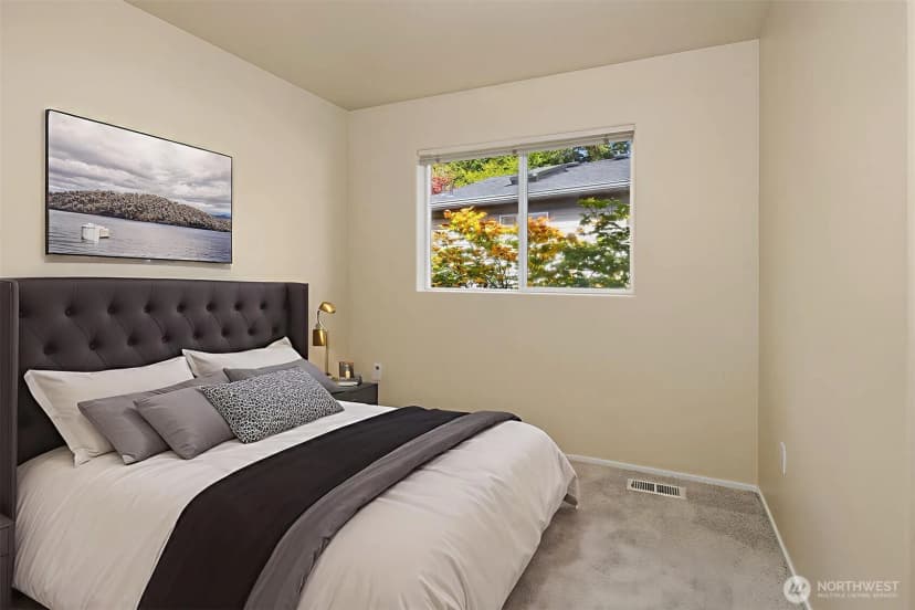Property photo for 2753 124th Avenue Se, Bellevue photo 13