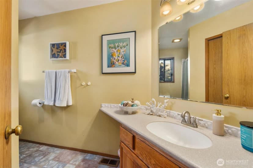 Property photo for 13941 Ne 85th Street, Redmond photo 15