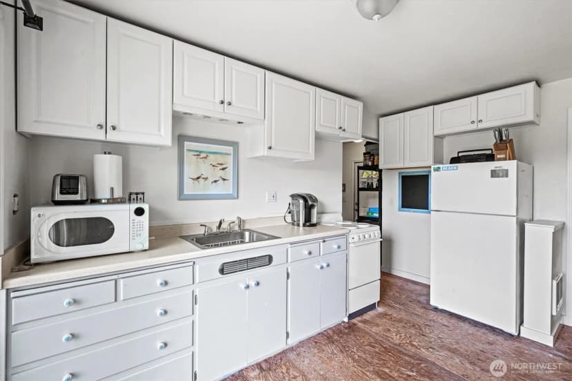Property photo for 11303 Pacific Way, Long Beach photo 10