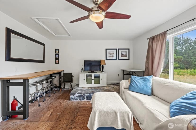 Property photo for 11303 Pacific Way, Long Beach photo 16