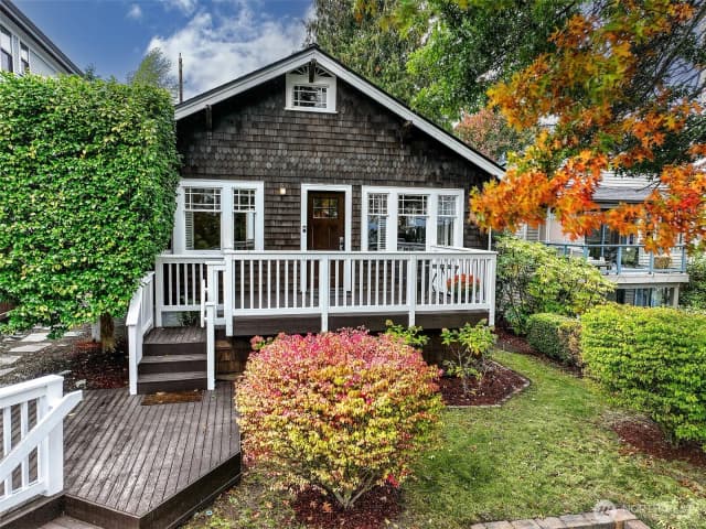 Property photo for 3413 10th Avenue W, Seattle photo 2