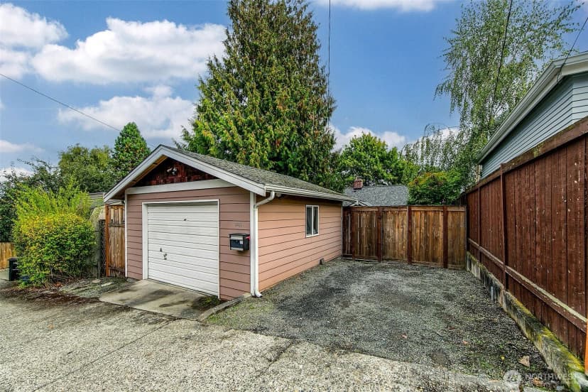Property photo for 3413 10th Avenue W, Seattle photo 23