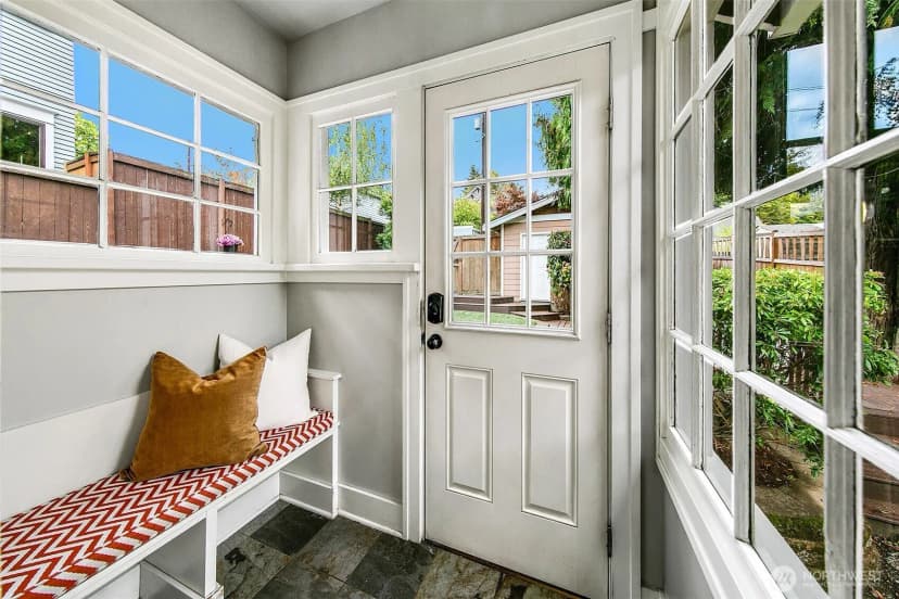 Property photo for 3413 10th Avenue W, Seattle photo 10