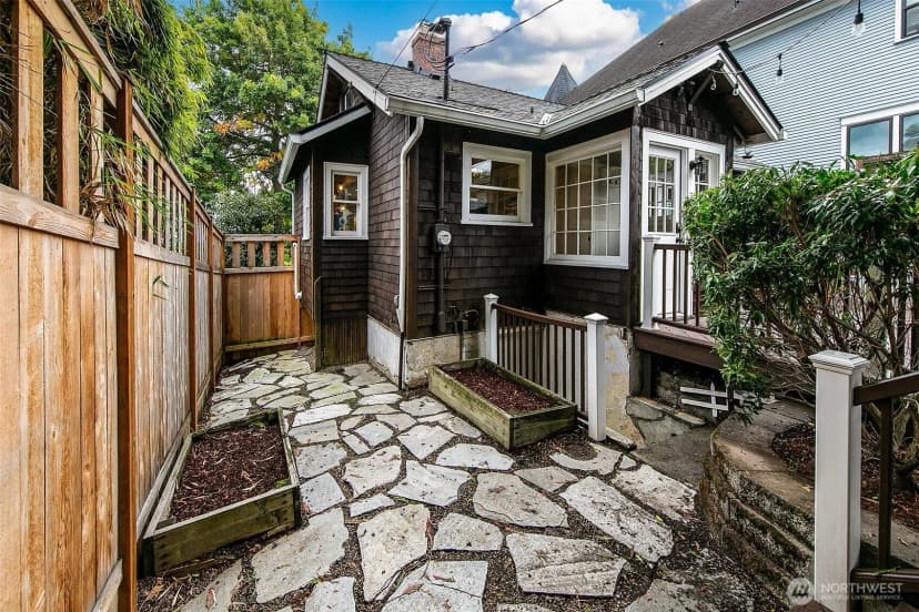 Property photo for 3413 10th Avenue W, Seattle photo 27