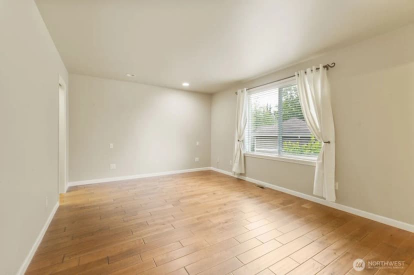 Property photo for 4324 7th Street Pl Se, Puyallup photo 9
