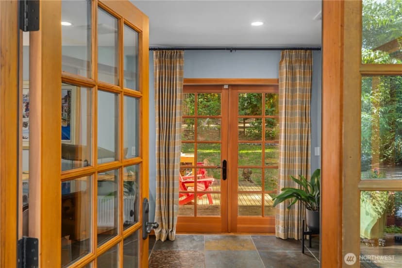 Property photo for 10712 Ne Torvanger Road, Bainbridge Island photo 2